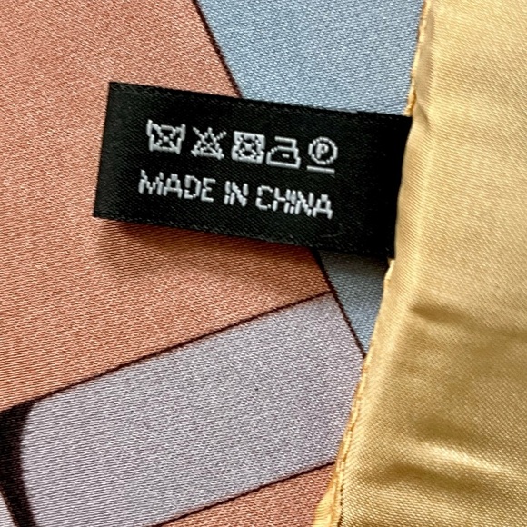 Elegant Multicolor Scarf with Belt Design 36/70 inch - Picture 5 of 11